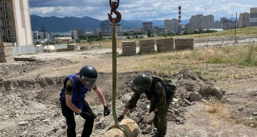 В Новороссийске уничтожили авиабомбу времен Великой Отечественной войны: видео взрыва