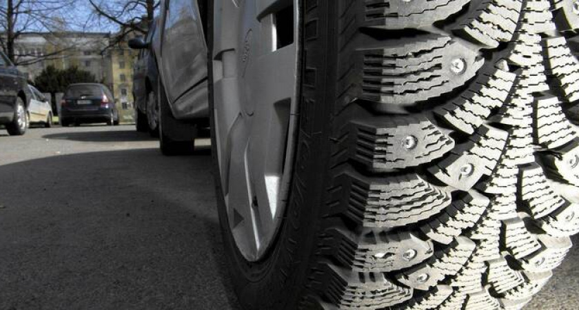 Водители, срочно переобуваемся! С 1 декабря 2023 года новороссийцев начнут штрафовать за езду на летней резине