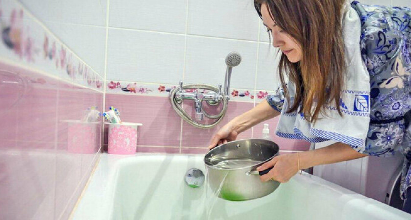 Десятки многоэтажек, три сада, две школы, больница и поликлиника в Новороссийске остались без воды: список адресов