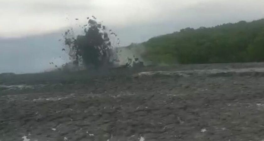 Рядом с Новороссийском началось извержение вулкана: видео