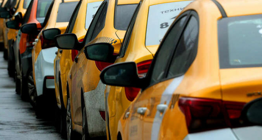 Цены-космос: В Правительстве пообещали разобраться с ценами на такси