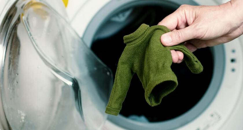 Севшую после стирки одежду спасет один гениальный трюк 