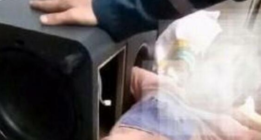 Любознательные детки: в Новороссийске ребенок не мог освободить руку из музыкальной колонки