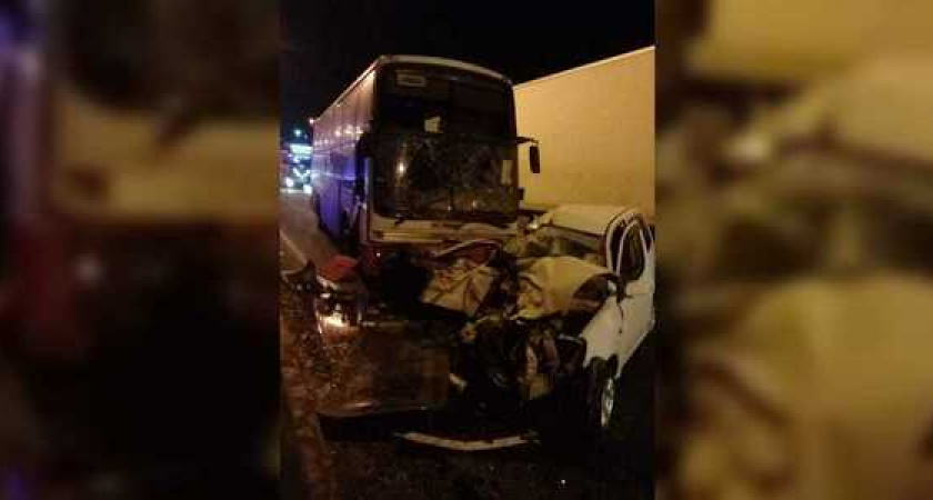 Под Новороссийском легковушка влетела в рейсовый автобус: погиб один человек