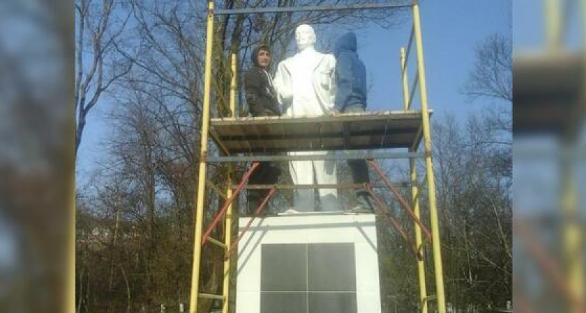 Коммунисты отреставрировали памятник Ленину в пригороде Новороссийска