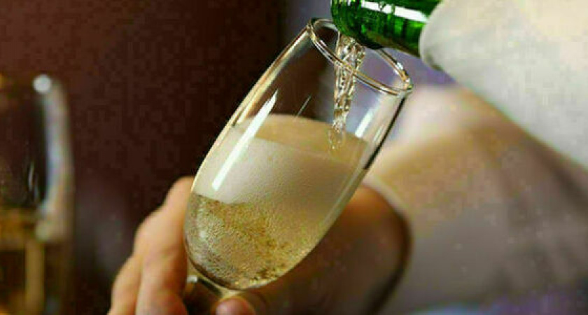 Полусухое из Мысхако и брют из Абрау-Дюрсо. Роскачество назвало лучшее российское шампанское