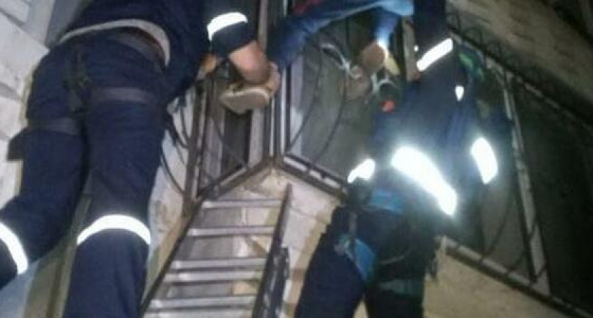 «Человек-паук по-новороссийски». Ночью мужчина по балконам карабкался на девятый этаж