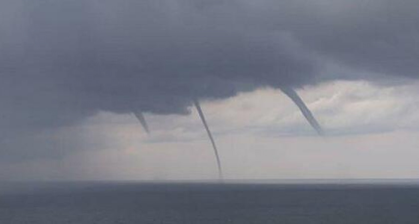 Ливень, град и ветер 20 м/с: в Новороссийске объявлено штормовое предупреждение