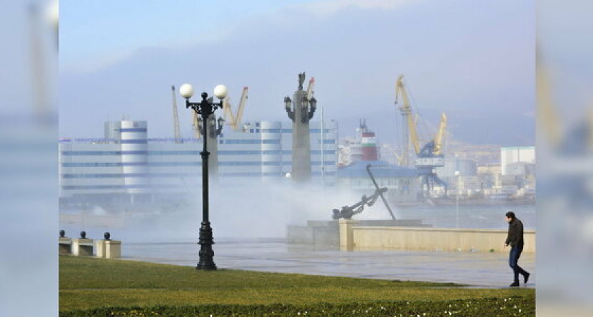 В Новороссийске продлили экстренное предупреждение об усилении ветра: комментарий синоптиков