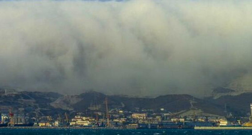 На Новороссийск снова надвигается ураганный ветер