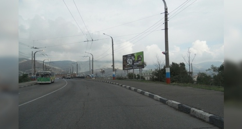 В Новороссийске два моста находятся в предаварийном состоянии: каждый день по конструкциям проезжают сотни грузовых машин