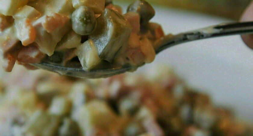 «Пятерочка», «Табрис», «Лента» : сколько стоят продукты на новогодний оливье в разных супермаркетах Новороссийска