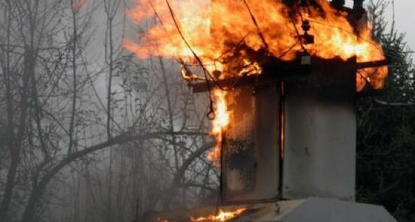 Пригород Новороссийска остался без света: горит трансформаторная подстанция