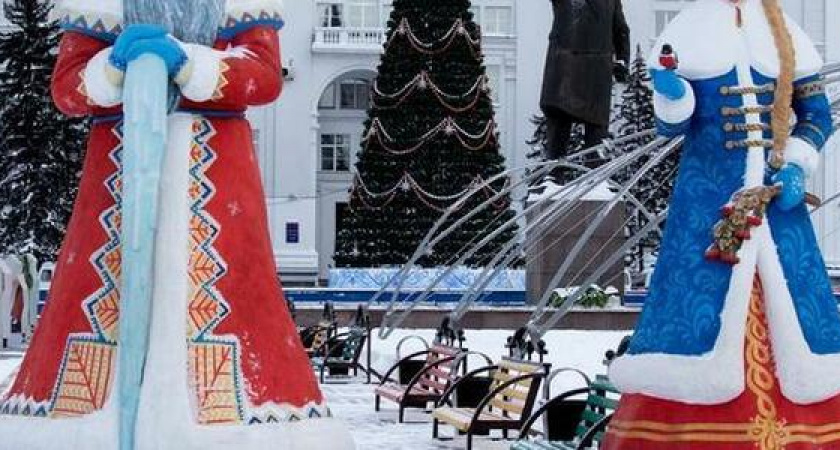 Власти Новороссийска купят Деда Мороза и Снегурочку за полмиллиона рублей
