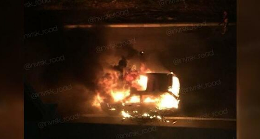 Ночью в Новороссийске с интервалом в два часа сгорели два автомобиля: очевидцы выложили в Сеть видео пожаров