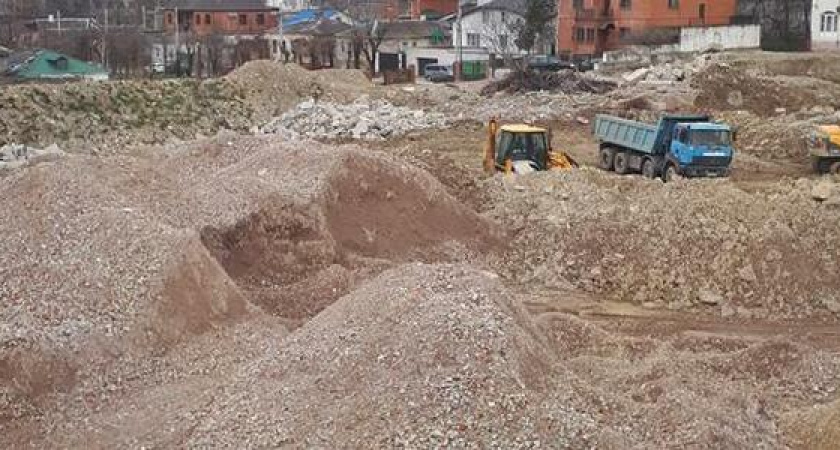 На месте драмтеатра в Новороссийске строят многофункциональный офисный центр