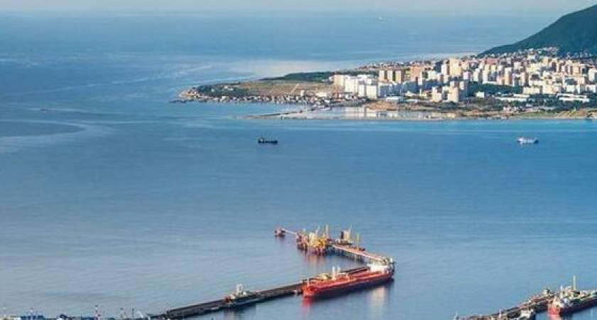 «Классический ракурс на город времен 2000-х»: новороссийский фотограф поделился снимками со смотровой площадки «Семь ветров»