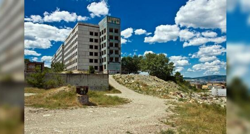 Заброшенный госпиталь в Новороссийске передадут в госсобственность, чтобы построить здесь онкодиспансер