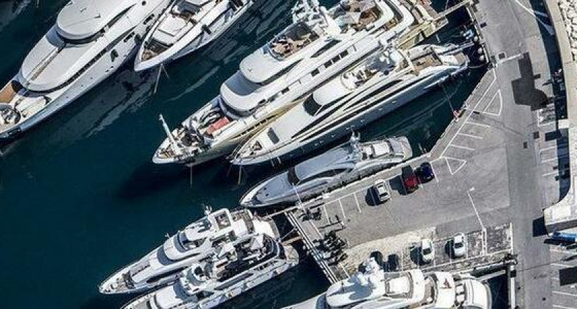 Яхты и супер-яхты олигархов могут оказаться в Новороссийске