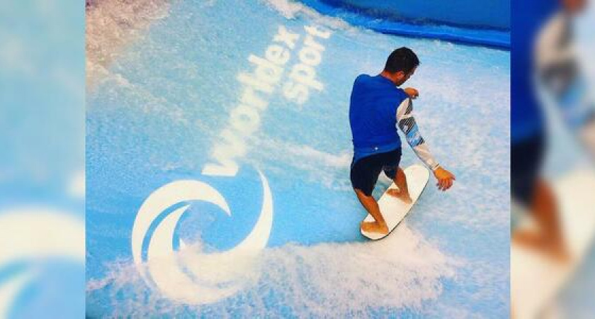 На пляже Коса появится аттракцион для серфинга, а на Алексино — самый большой аквапарк на воде в России