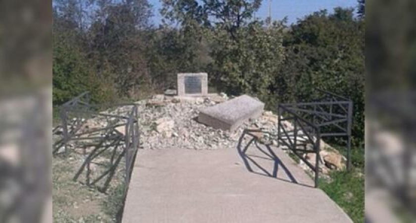 Власти Новороссийска опровергают информацию о разрушенном вандалами памятнике подросткам, погибшим в годы Великой Отечественный войны