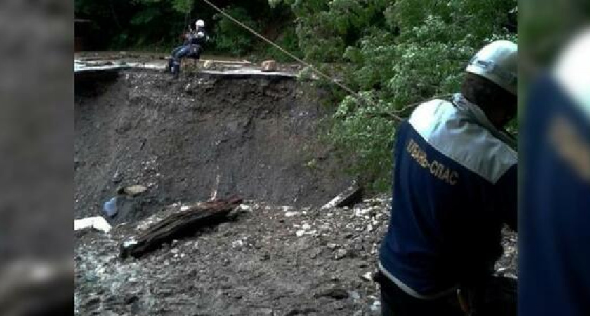 Туристка на Кубани скончалась после падения со скалы в Гуамском ущелье