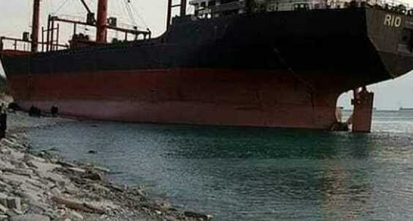 «Автомобиль планировали угнать!» Машину новороссийцев «распотрошили» пока они гуляли у «Рио»