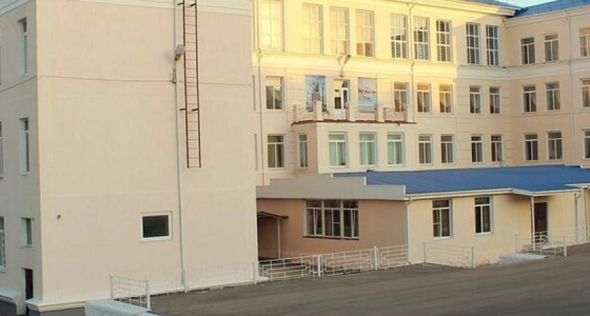 Рядом со школами в Новороссийске оборудуют остановки и наладят освещение: список учебных заведений