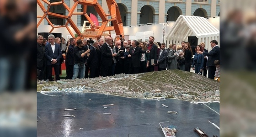 На фестивале в Москве представили макет Новороссийска 2030 - даже зампред правительства Виталий Мутко оценил его