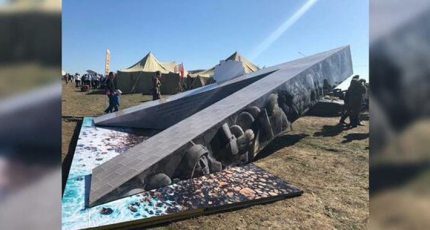 На тематической выставке Новороссийск представил экспозицию с памятником на Малой земле в миниатюре