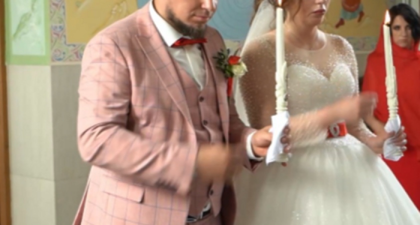 Когда очень хочется на телек: пара из Новороссийска приняла участие в шоу «Четыре свадьбы». Но вместо свадьбы молодые люди обвенчались, так как уже год как женаты