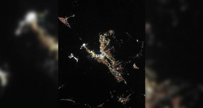Завораживающий вид: российский космонавт сфотографировал ночной Новороссийск из космоса