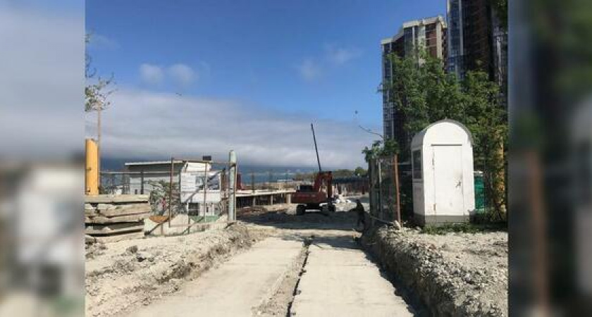На набережной Новороссийска началась новая стройка. Что будет на месте старого аквапарка?