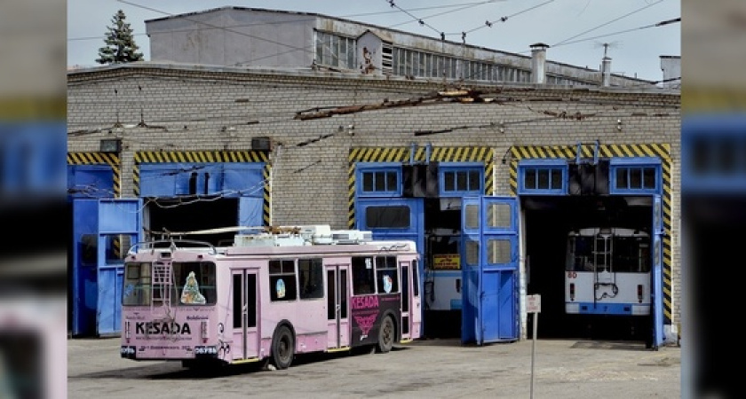«Муниципальный транспорт должен развиваться». Замглавы Новороссийска о передаче троллейбусного депо в частные руки