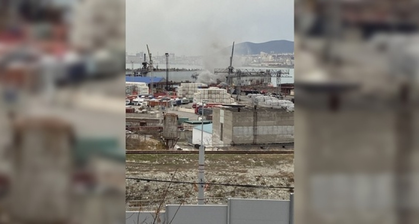 В порту Новороссийска полыхает пожар (видео с места происшествия)