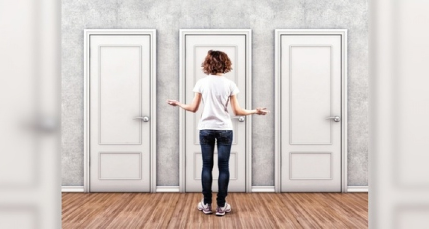 Блиц-опрос: какие двери не будут вредить здоровью и сколько должна стоить хорошая дверь в Новороссийске?