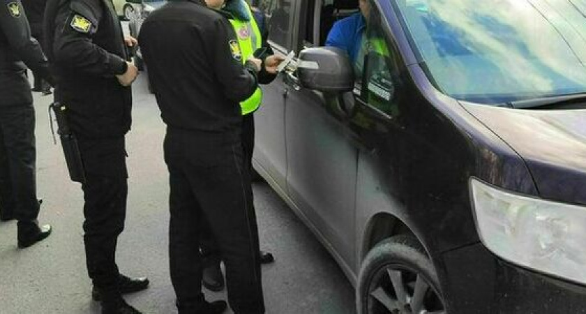 На дорогах Новороссийска изъяли 8 автомобилей за долги