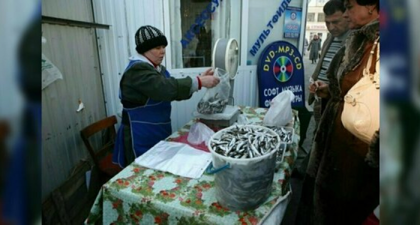 В сезон путины на улицах Новороссийска будет размещено 47 лотков по продаже хамсы