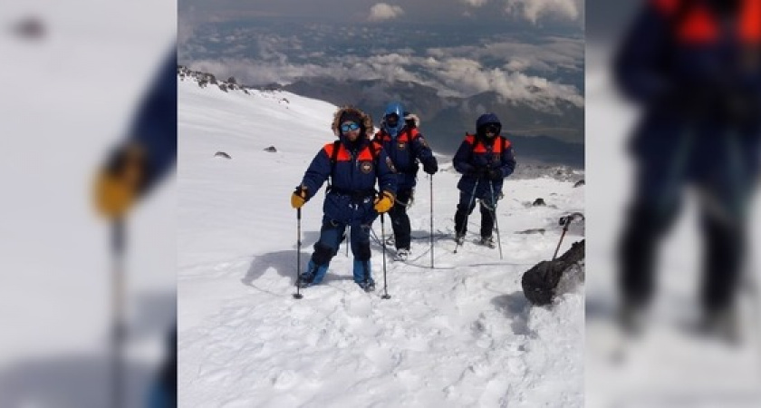 Высота 5642 метров: спасатели из Новороссийска покорили Эльбрус