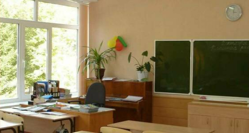 В Новороссийске родители обвинили учителя  в избиении ребенка. Но в школе уверяют – мальчик сам кинулся на педагога и искусал его