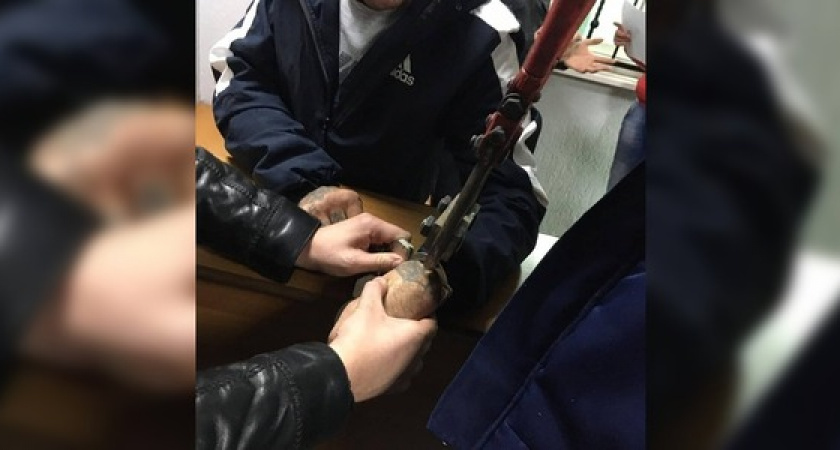 Новороссийские спасатели помогли полицейским снять наручники с задержанного