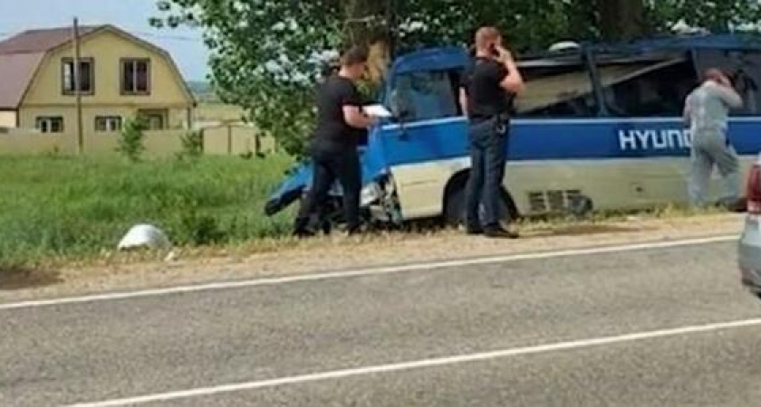 Ужасная трагедия: на Кубани в ДТП с автобусом погибли 4 человека