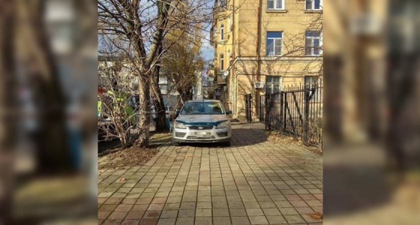 Парковка на моле и езда по встречке. Подборка автохамов Новороссийска