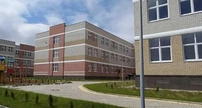 В 16 микрорайоне Новороссийска достроили самую большую школу города