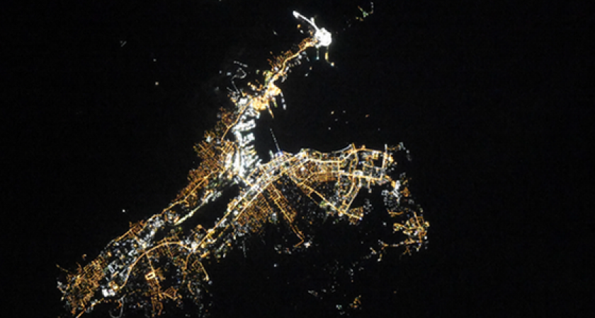Опубликована фотография ночного Новороссийска с борта МКС (найдете свою улицу?)