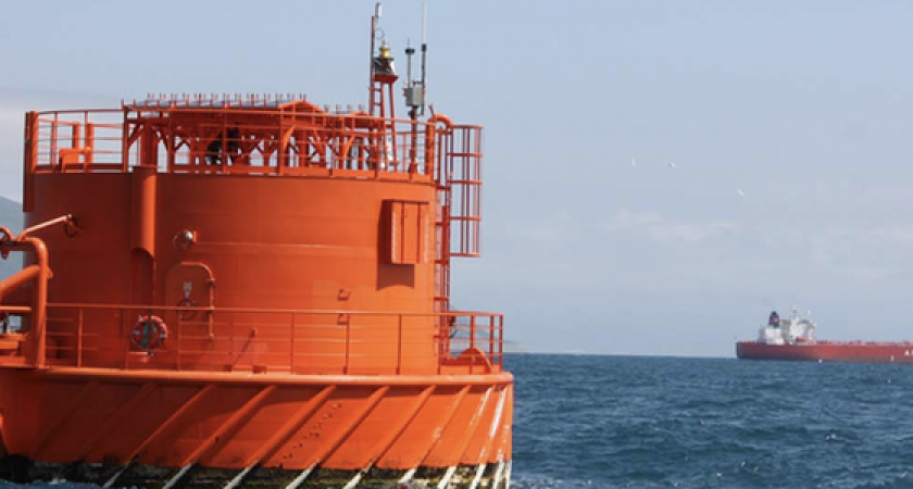 5-балльный шторм в Новороссийске повредил причал КТК: авария может привести к подорожанию нефти