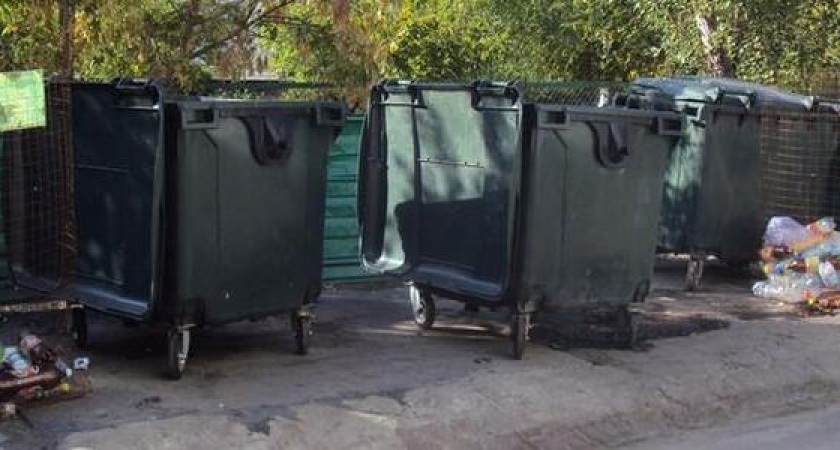 Пили то, что нашли в мусорном контейнере: в Новороссийске двое мужчин умерли после отравления неизвестной жидкостью