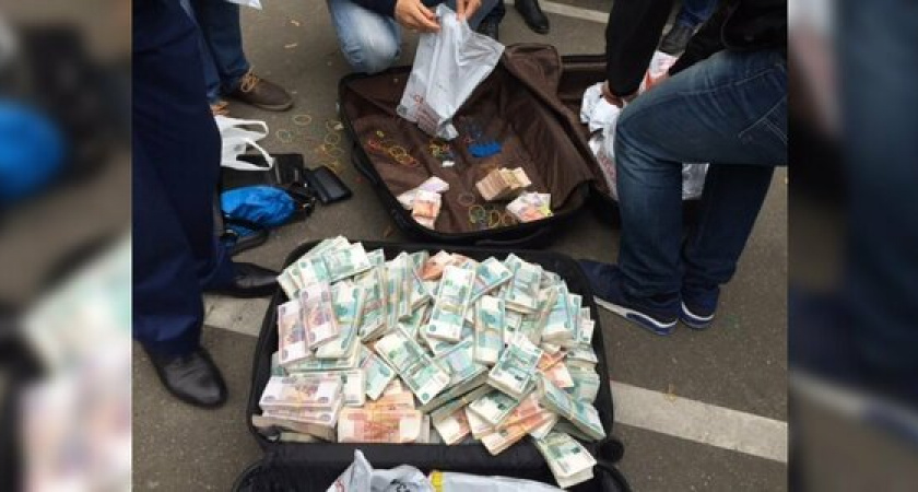 Четверо новороссийцев незаконно обналичили более 9 млн рублей