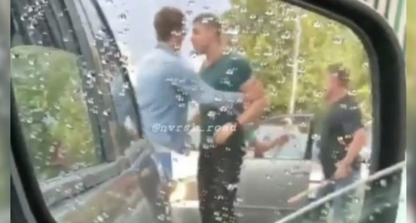 Жители Новороссийска сняли на видео очередную драку на дороге