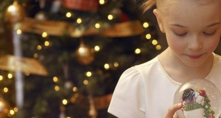 Акцию «Подари ребенку Рождественскую сказку» объявляет служба милосердия «Благостыня». Нужно успеть собрать 200 сладких подарков